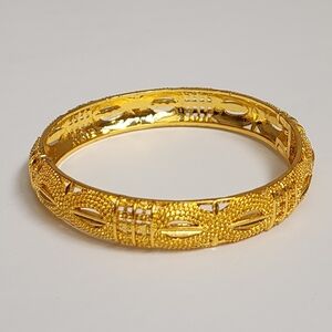 18K Gold Plated Intricate Design Bangle Bracelet